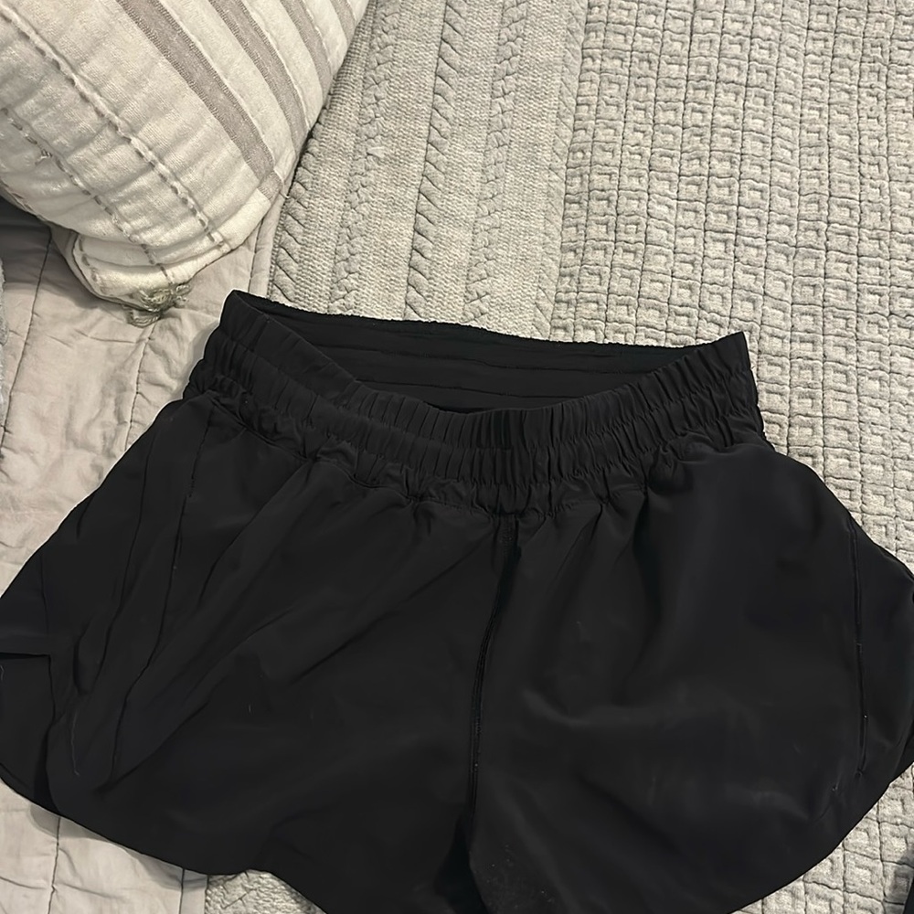 Lululemon track that shorts